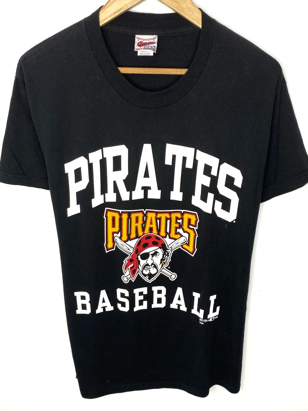 Vintage 1999 Pittsburgh Pirates MLB Black Logo T Shirt Made In USA Size Medium